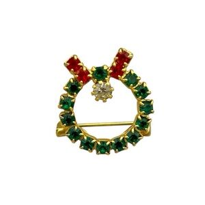 Christmas Wreath Brooch Gold Tone Green Red Rhinestone Holiday Pin